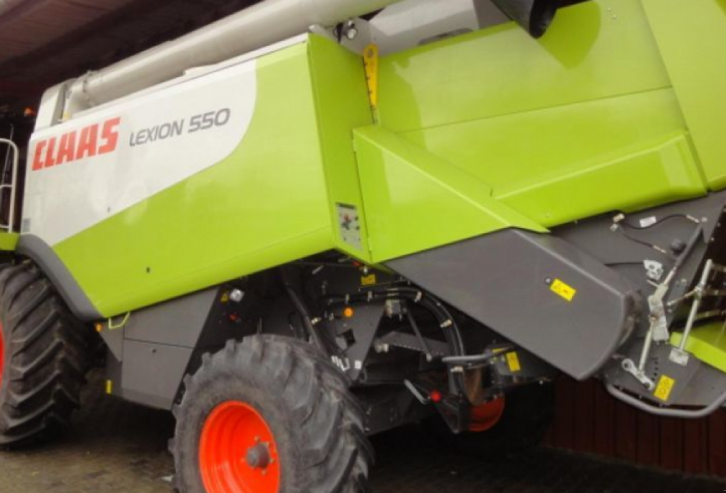 Oldtimer-Mähdrescher des Typs CLAAS Lexion 550, Neumaschine in Рівне (Bild 2)