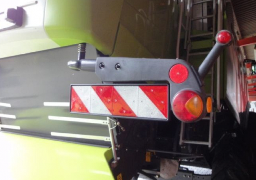 Oldtimer-Mähdrescher des Typs CLAAS Lexion 550, Neumaschine in Рівне (Bild 3)