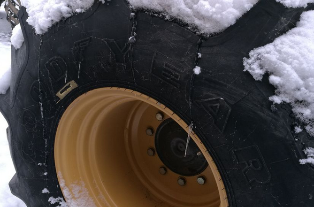 Oldtimer-Mähdrescher des Typs Caterpillar Lexion 590R,  in Рівне (Bild 6)