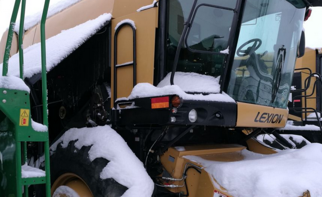 Oldtimer-Mähdrescher typu Caterpillar Lexion 570 W,  v Рівне (Obrázek 4)
