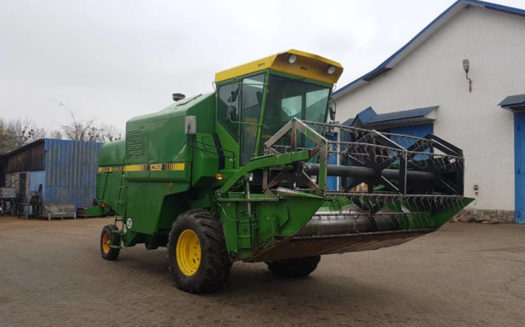 Oldtimer-Mähdrescher des Typs John Deere 1052, Neumaschine in Ковель (Bild 9)
