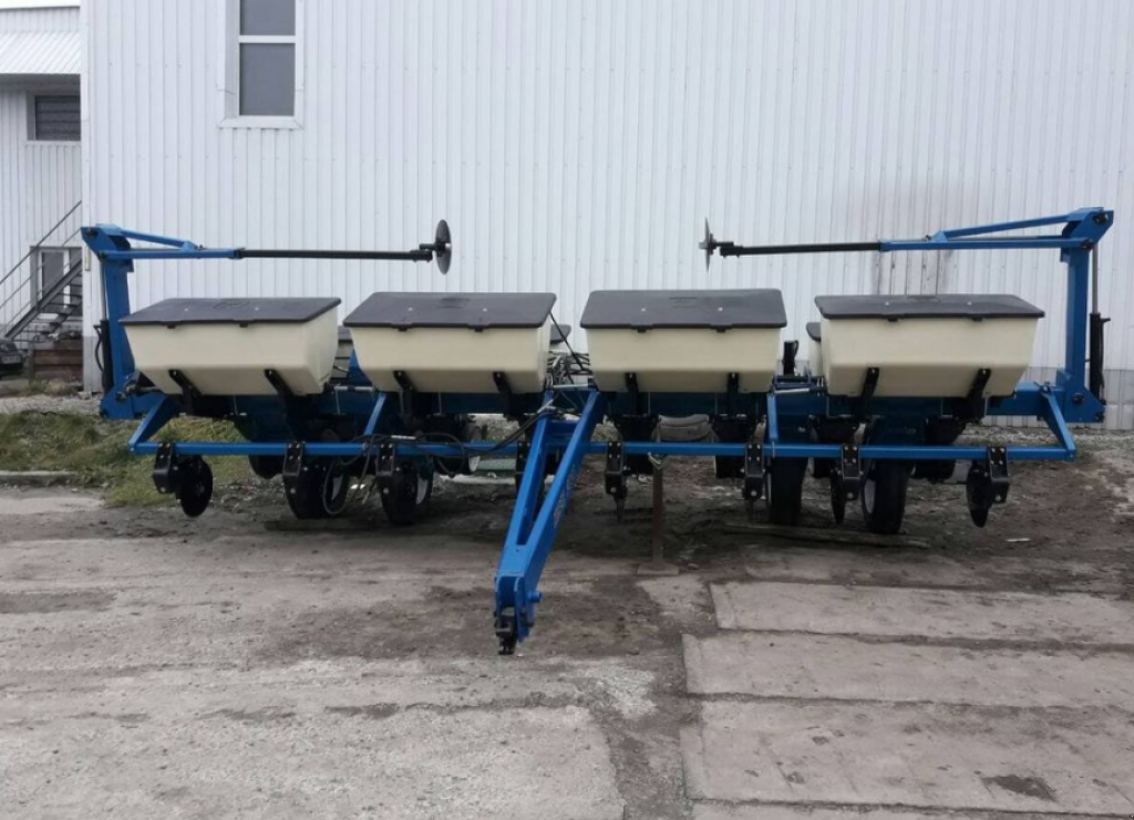 Gareeggenfelder typu Kinze 2000,  v Суми (Obrázek 1)