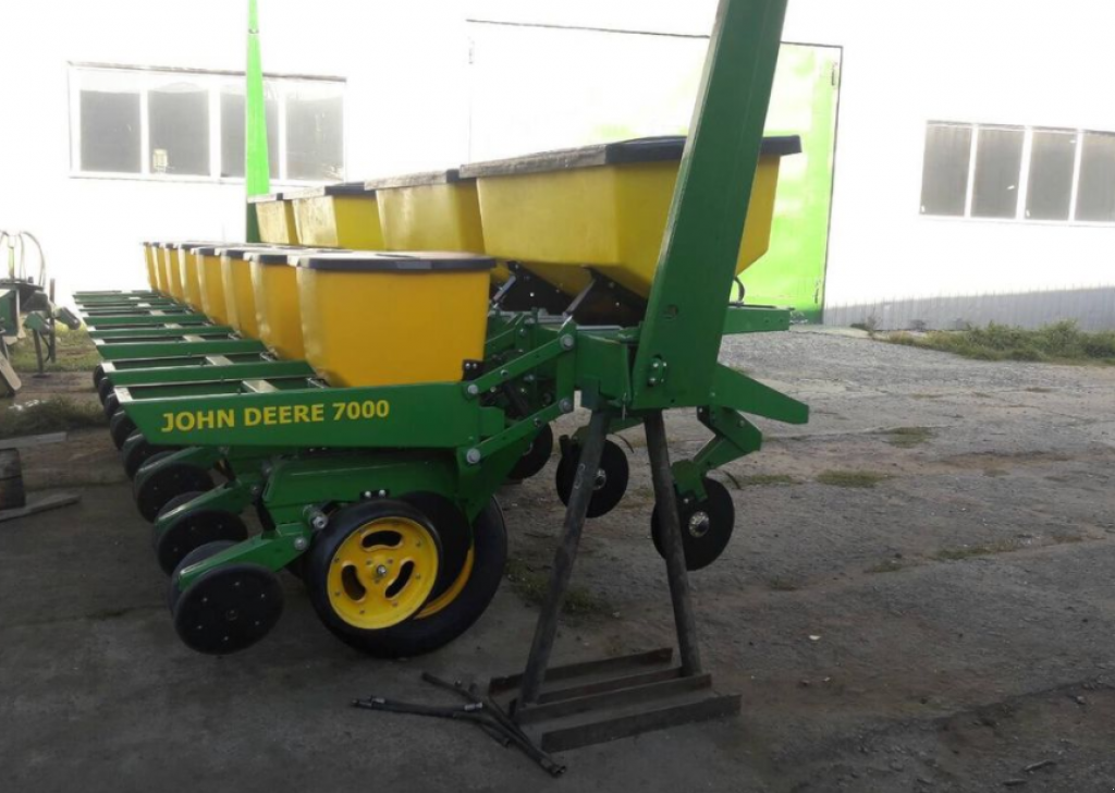 Gareeggenfelder typu John Deere 7000/8,  v Суми (Obrázek 5)
