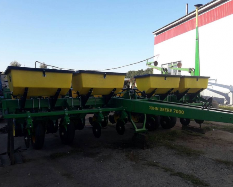 Gareeggenfelder typu John Deere 7000/8,  v Суми (Obrázek 2)