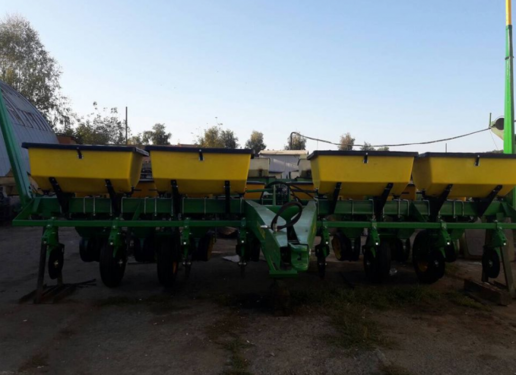 Gareeggenfelder typu John Deere 7000/8,  v Суми (Obrázek 1)