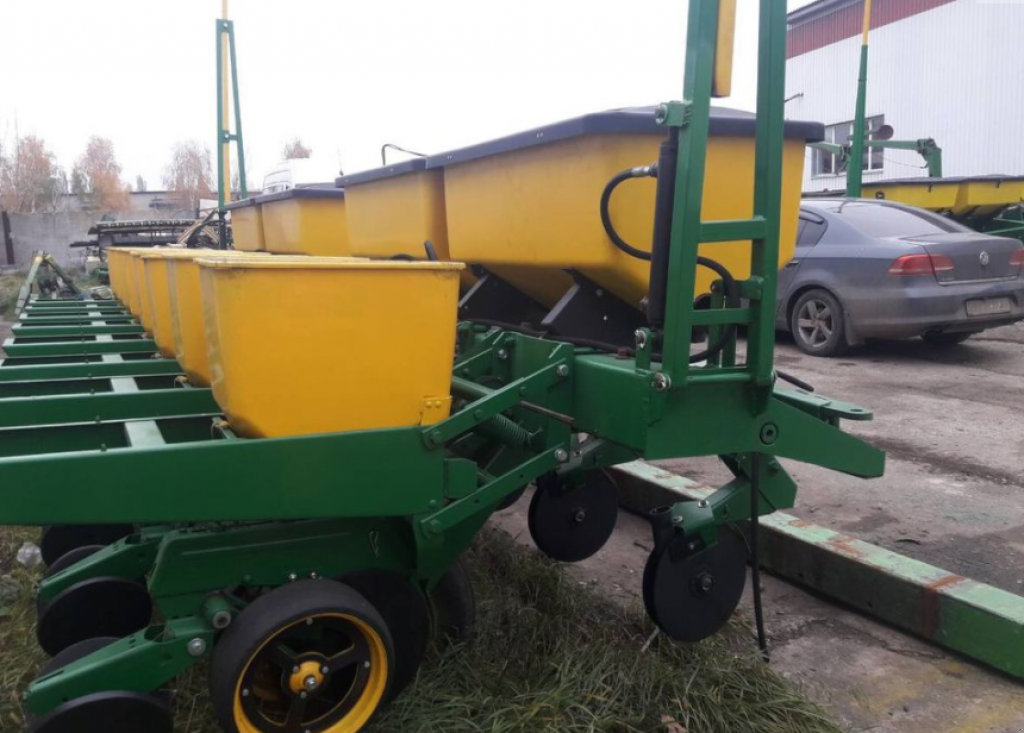 Gareeggenfelder typu John Deere 7000/8,  v Суми (Obrázek 3)