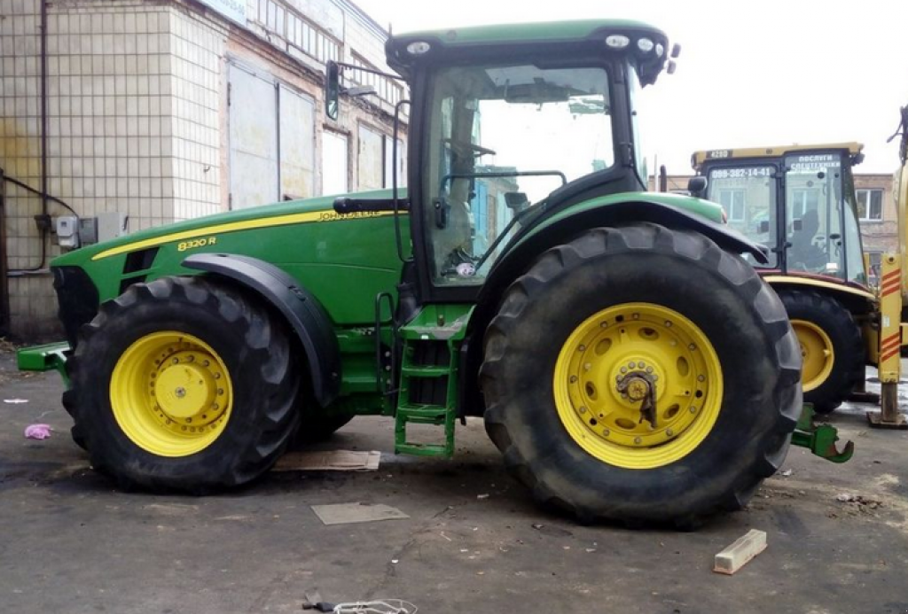 Oldtimer-Traktor typu John Deere 8320R, Neumaschine v Київ (Obrázek 6)