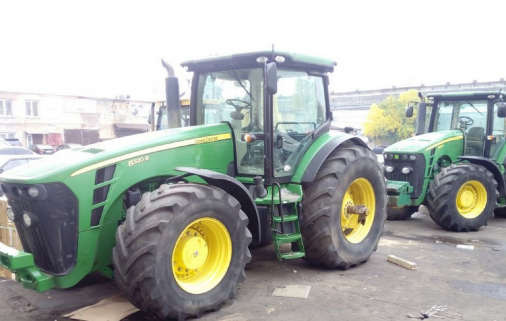 Oldtimer-Traktor a típus John Deere 8320R, Neumaschine ekkor: Київ (Kép 1)