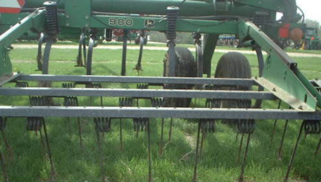 Kartoffelpflegetechnik typu John Deere 980,  v Сливине (Obrázek 5)