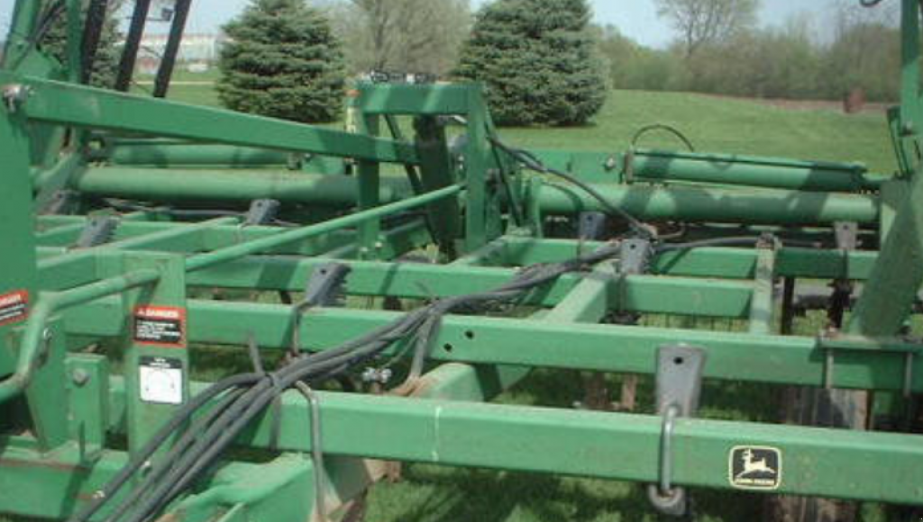 Kartoffelpflegetechnik typu John Deere 980,  v Сливине (Obrázek 4)