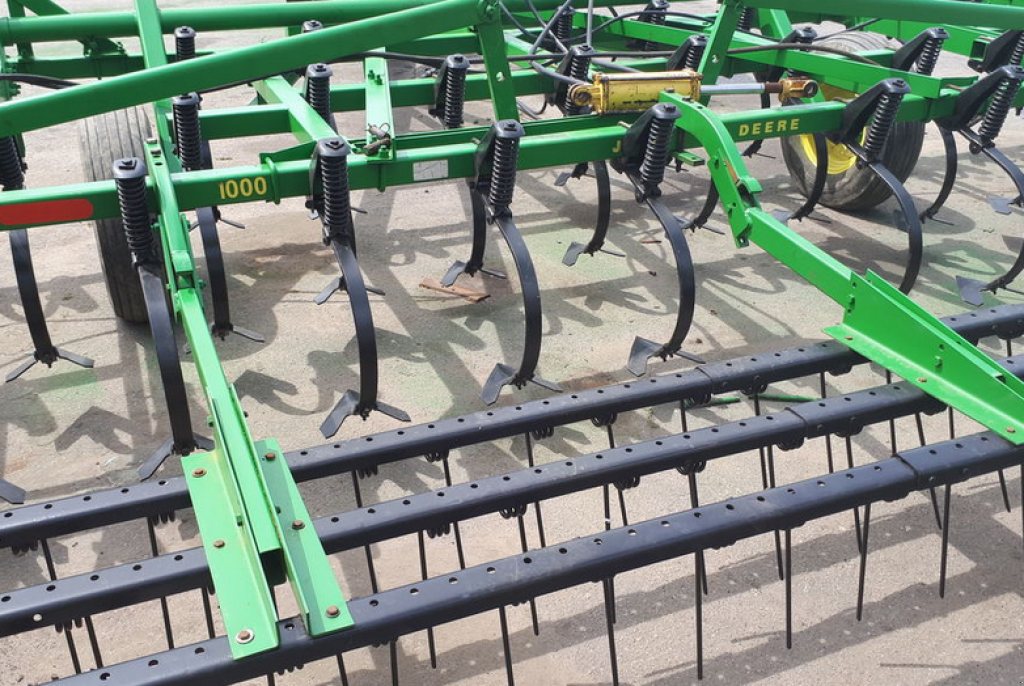 Kartoffelpflegetechnik typu John Deere 1000,  v Сливине (Obrázek 3)