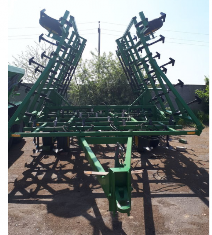 Kartoffelpflegetechnik typu John Deere 960,  v Сливине (Obrázek 1)