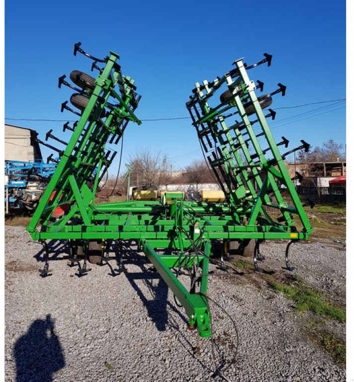 Kartoffelpflegetechnik typu John Deere 980,  v Сливине (Obrázek 1)