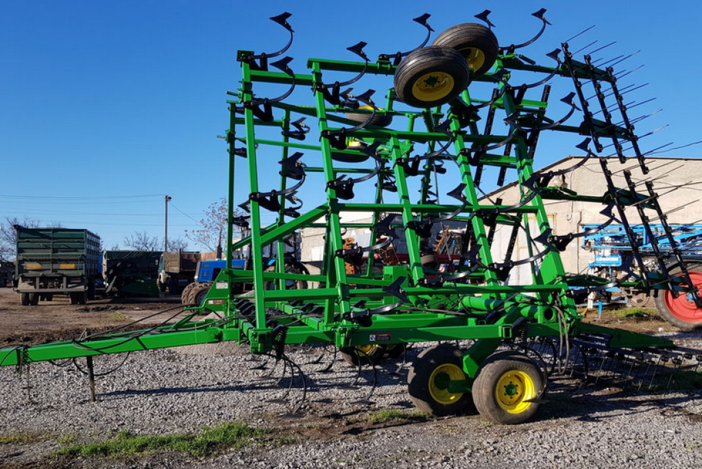 Kartoffelpflegetechnik typu John Deere 980,  v Сливине (Obrázek 4)