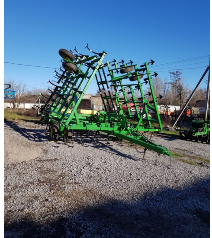 Kartoffelpflegetechnik typu John Deere 980,  v Сливине (Obrázek 2)