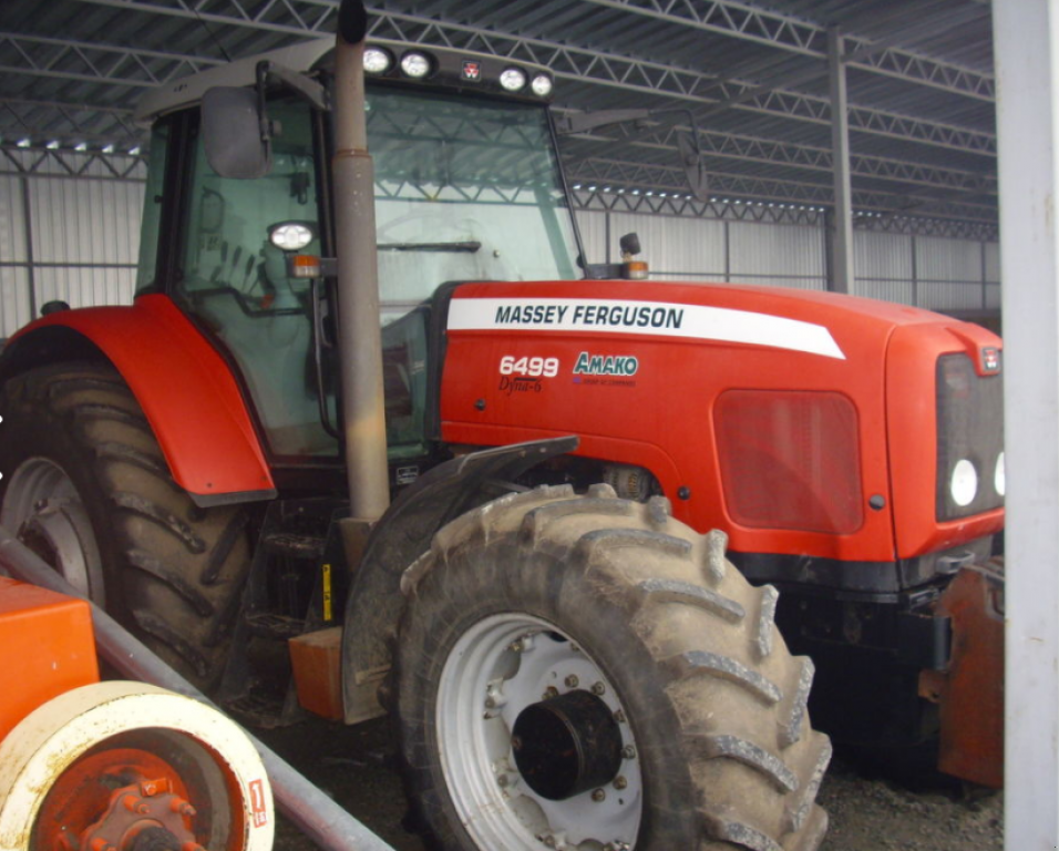 Oldtimer-Traktor Türe ait Massey Ferguson 6499, Neumaschine içinde Мелітополь (resim 1)