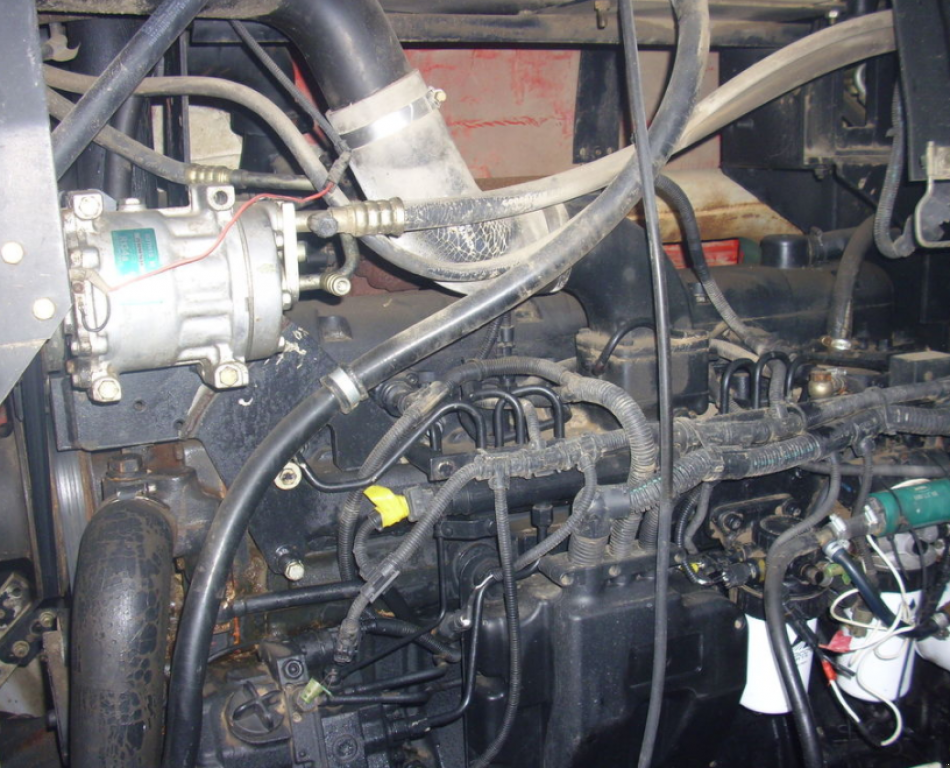 Oldtimer-Traktor Türe ait Massey Ferguson 6499, Neumaschine içinde Мелітополь (resim 5)