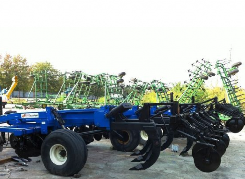 Wiesenegge of the type Case IH Ecolo-Tiger 530,  in Кіровоград (Picture 4)