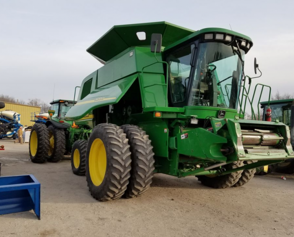 Oldtimer-Mähdrescher des Typs John Deere 9650 STS, Neumaschine in Кіровоград (Bild 1)