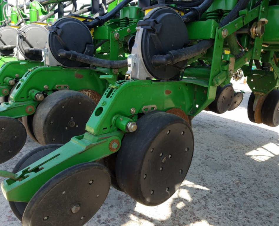 Gareeggenfelder typu John Deere 1770NT,  v Кіровоград (Obrázek 4)