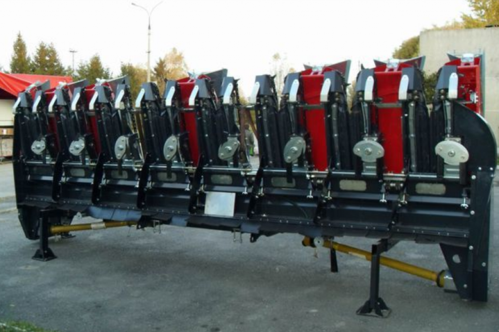 Maispflückvorsatz of the type Dominoni S978B,  in Кам'янка (Picture 1)