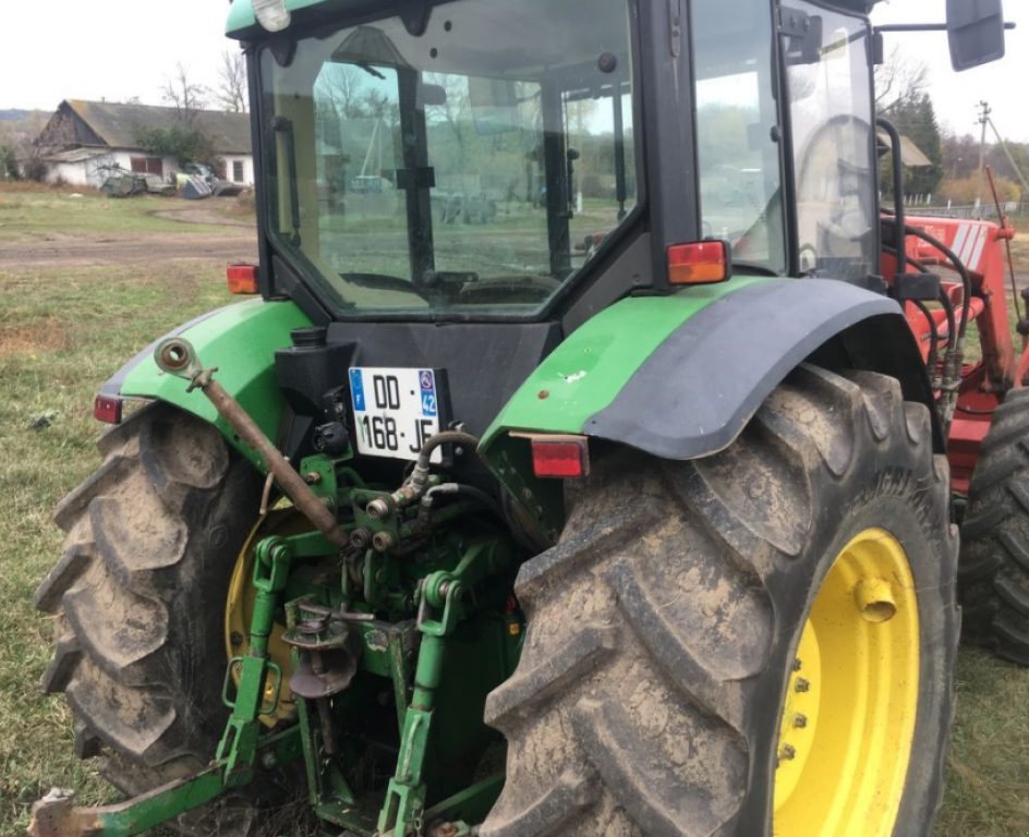 Oldtimer-Traktor typu John Deere 5510,  v Теплик (Obrázek 2)