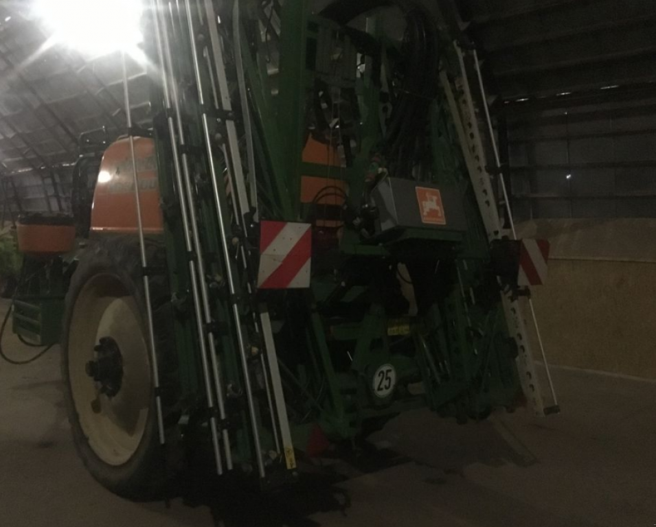 Weinbauspritze del tipo Amazone UG 3000,  In Теплик (Immagine 4)