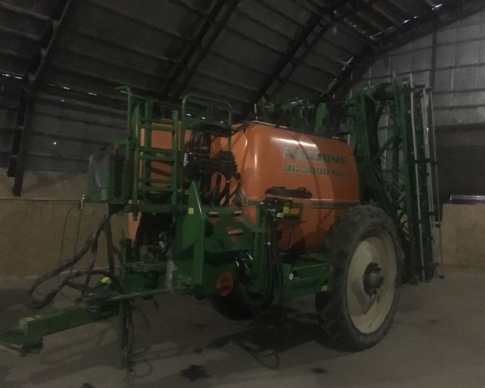 Weinbauspritze del tipo Amazone UG 3000,  In Теплик (Immagine 1)