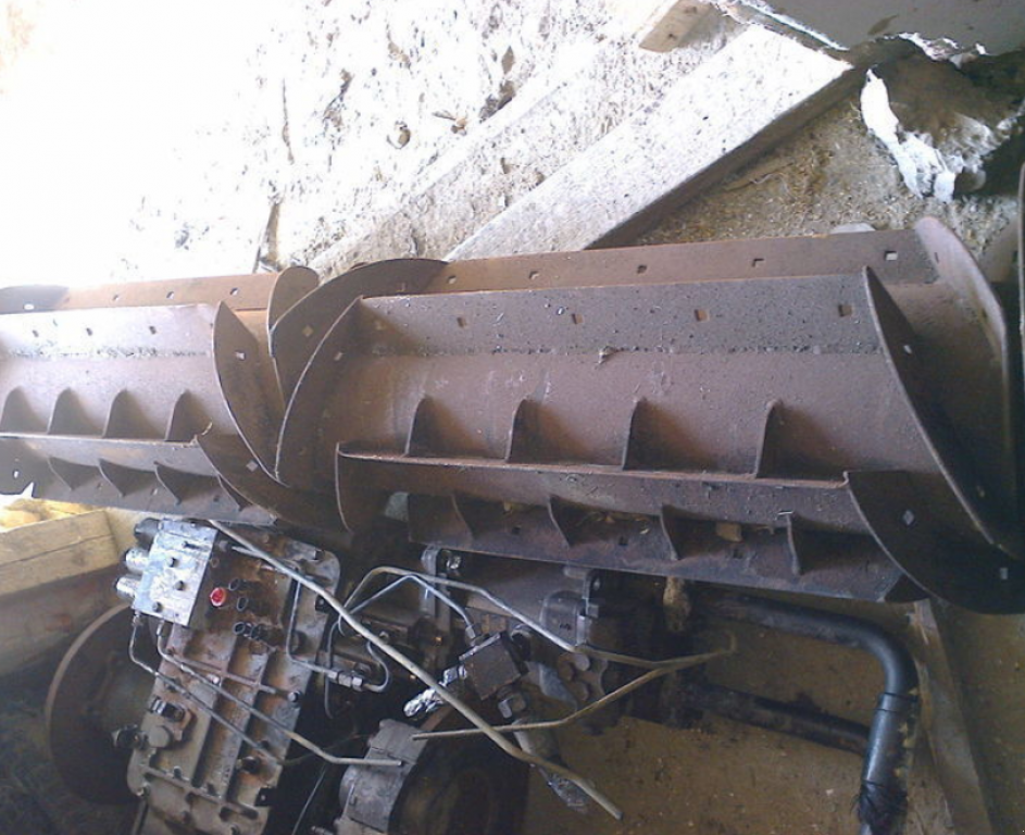 Oldtimer-Mähdrescher van het type CLAAS Lexion 580, Neumaschine in Чортків (Foto 10)