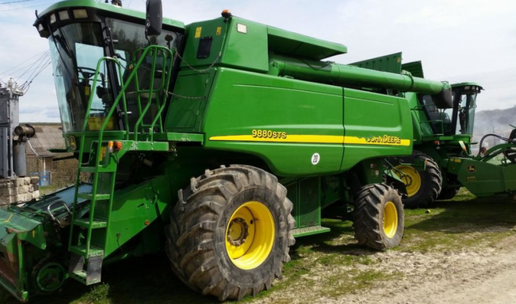 Oldtimer-Mähdrescher del tipo John Deere 9880i STS, Neumaschine In Чортків (Immagine 7)