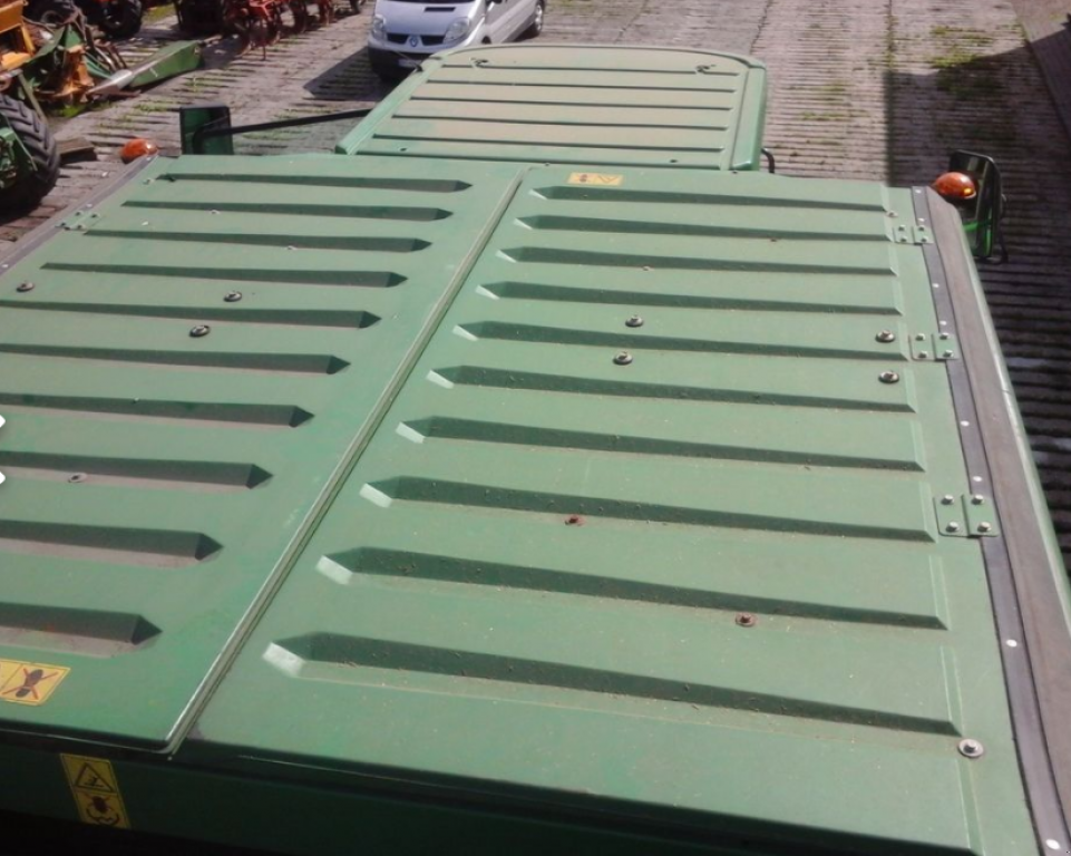 Oldtimer-Mähdrescher des Typs John Deere 9880 STS, Neumaschine in Чортків (Bild 5)