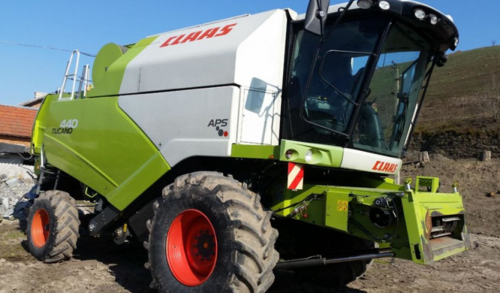 Oldtimer-Mähdrescher typu CLAAS Tucano 440, Neumaschine v Чортків (Obrázek 1)