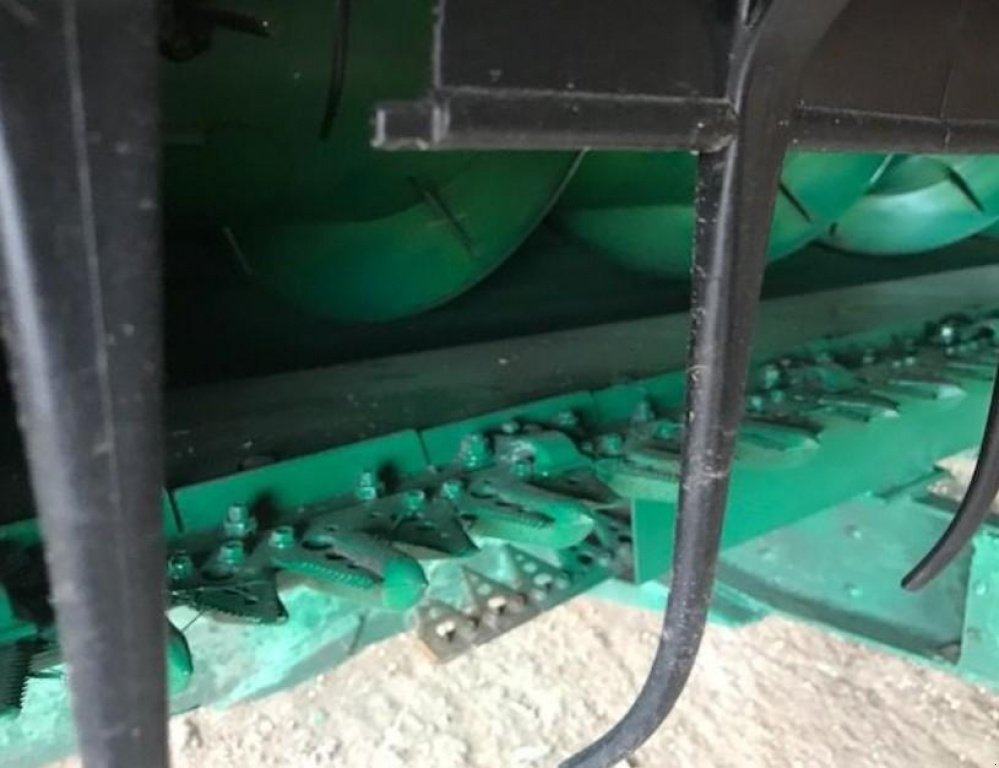 Oldtimer-Mähdrescher des Typs John Deere T560, Neumaschine in Тернопіль (Bild 8)