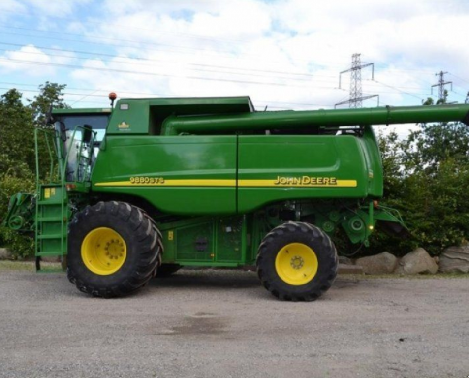 Oldtimer-Mähdrescher του τύπου John Deere 9880 STS, Neumaschine σε Київ (Φωτογραφία 1)