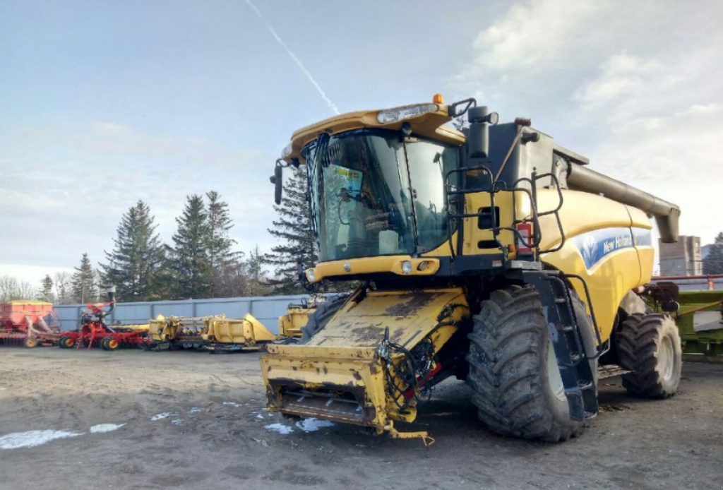 Oldtimer-Mähdrescher typu New Holland CX8080, Neumaschine v Вузлове (Obrázek 1)