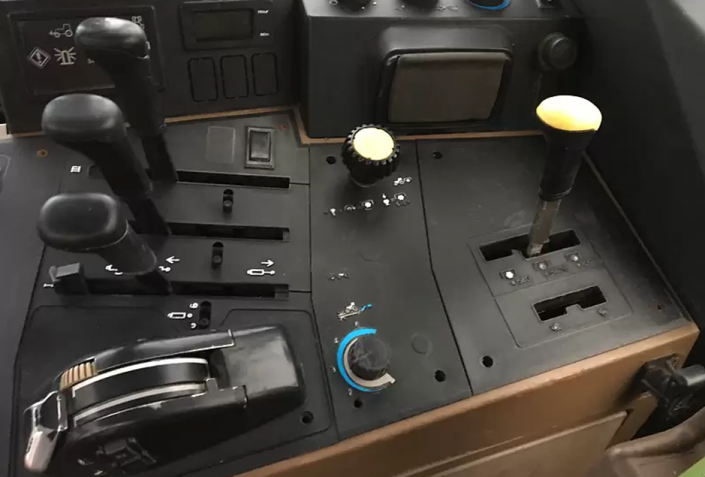 Oldtimer-Traktor a típus John Deere 6600, Neumaschine ekkor: Луцьк (Kép 5)