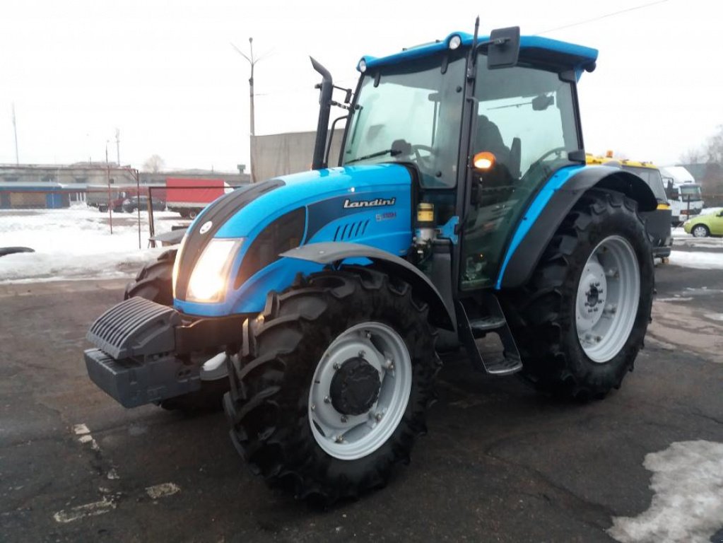 Oldtimer-Traktor of the type Landini 5-115H, Neumaschine in Краматорськ (Picture 1)