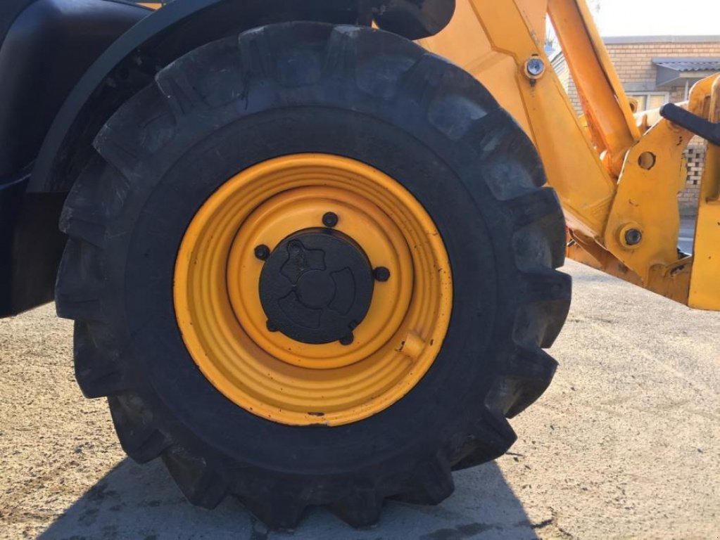 Teleskopstapler of the type JCB 531-70 Agri Super, Neumaschine in Чабани (Picture 8)