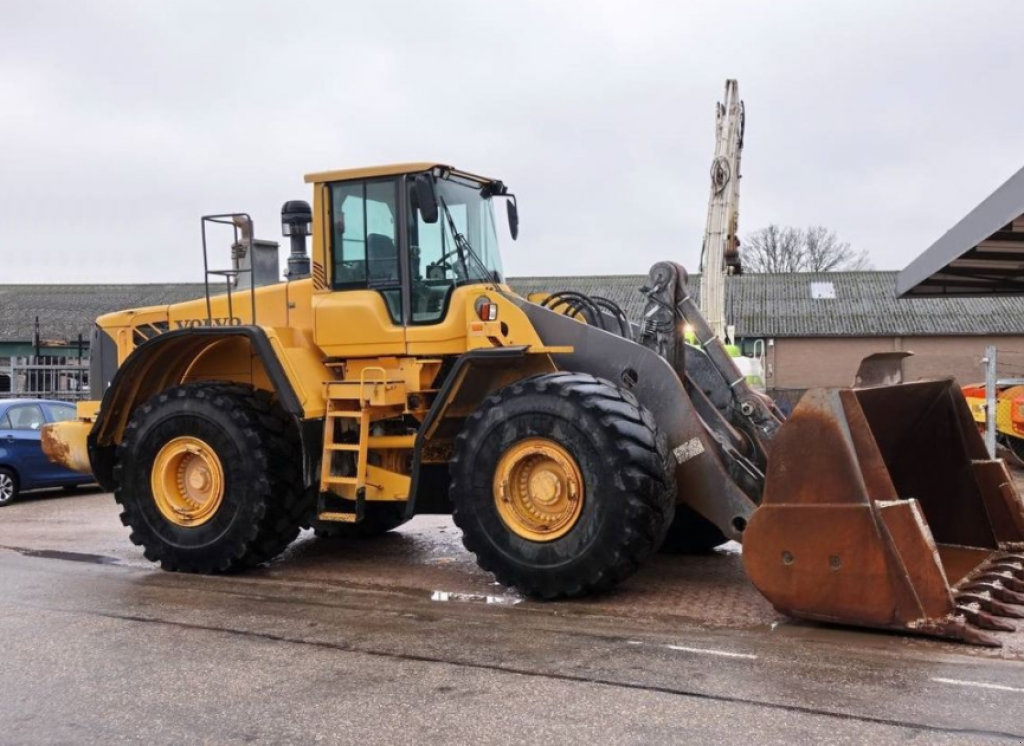 Frontlader typu Volvo L220F, Neumaschine v Київ (Obrázek 1)