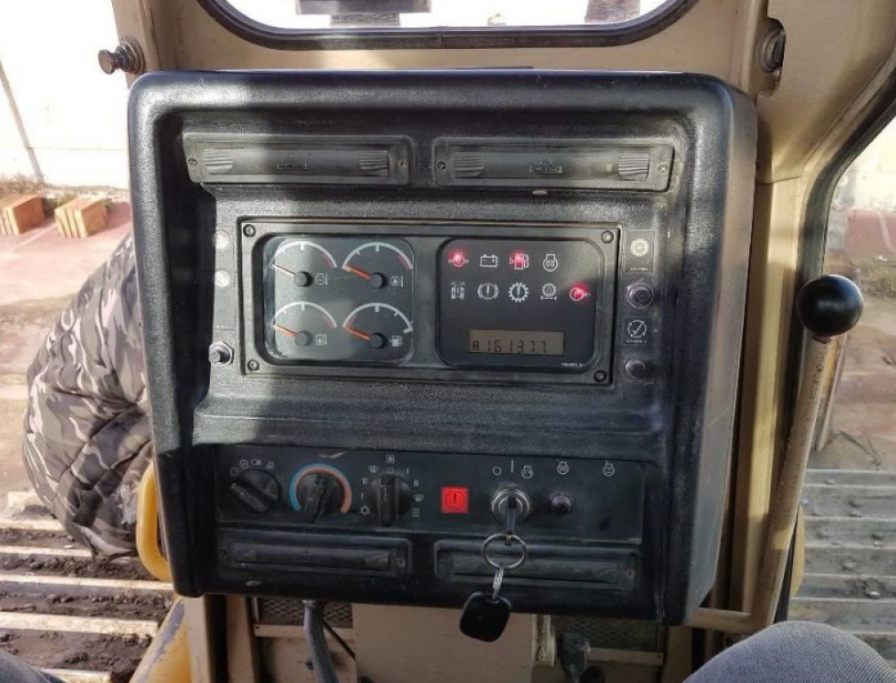 Raupentraktor typu Caterpillar D 5M LGP,  v Київ (Obrázek 4)