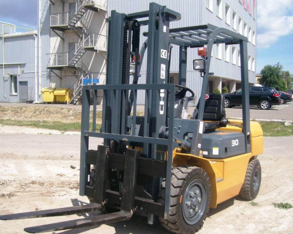 Gabelstapler typu Heli CPCD30,  v Київ (Obrázek 1)