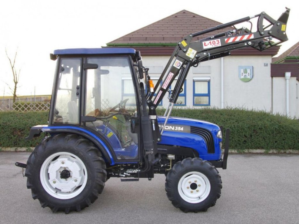 Hopfentraktor a típus LOVOL FT 354, Neumaschine ekkor: Житомир (Kép 1)