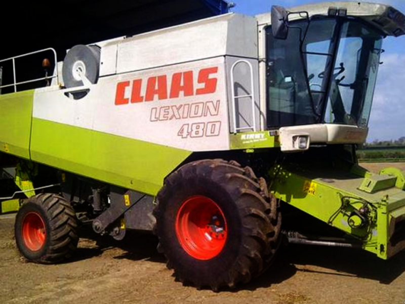 Oldtimer-Mähdrescher of the type CLAAS Lexion 480, Neumaschine in Здолбунів (Picture 1)