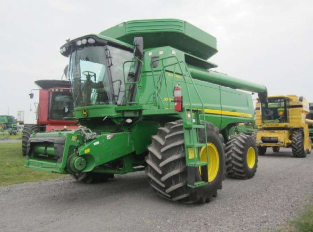 Oldtimer-Mähdrescher del tipo John Deere 9770 STS Bullet Rotor,  In Здолбунів (Immagine 1)