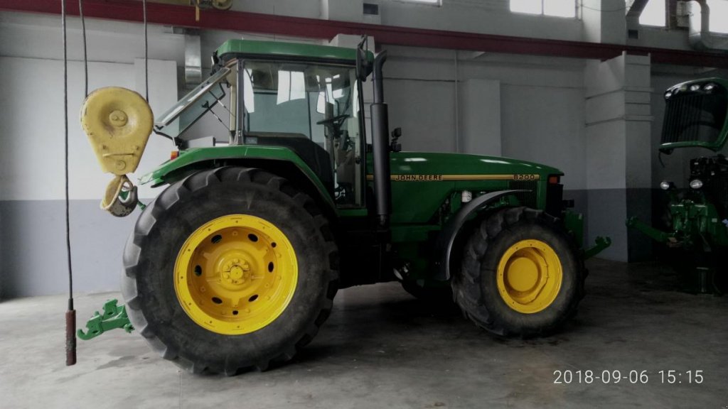 Oldtimer-Traktor typu John Deere 8200, Neumaschine v Здолбунів (Obrázek 3)
