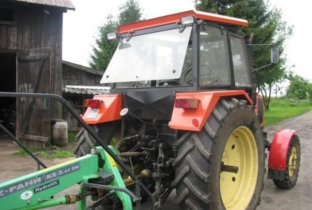 Oldtimer-Traktor a típus Belarus Беларус-82, Neumaschine ekkor: Не обрано (Kép 1)