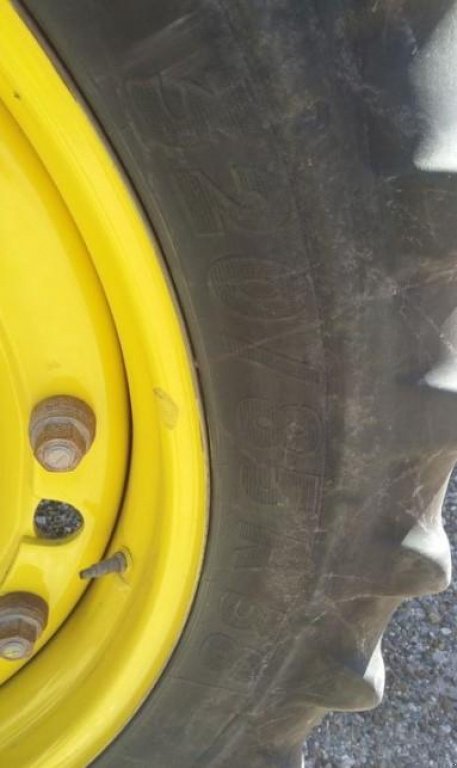 Oldtimer-Traktor des Typs John Deere 8430, Neumaschine in Київ (Bild 2)