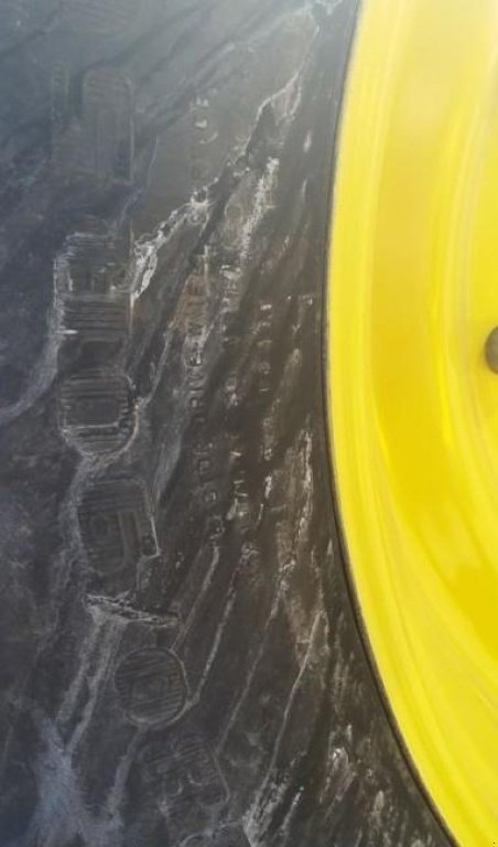 Oldtimer-Traktor des Typs John Deere 8430, Neumaschine in Київ (Bild 7)