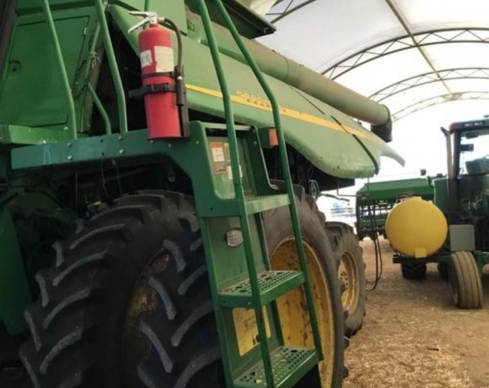 Oldtimer-Mähdrescher typu John Deere 9660 STS,  v Київ (Obrázek 5)