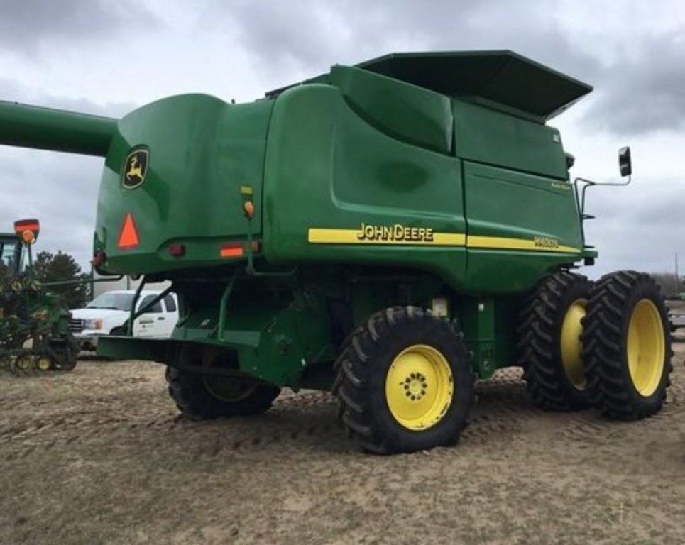 Oldtimer-Mähdrescher typu John Deere 9660 STS,  v Київ (Obrázek 1)